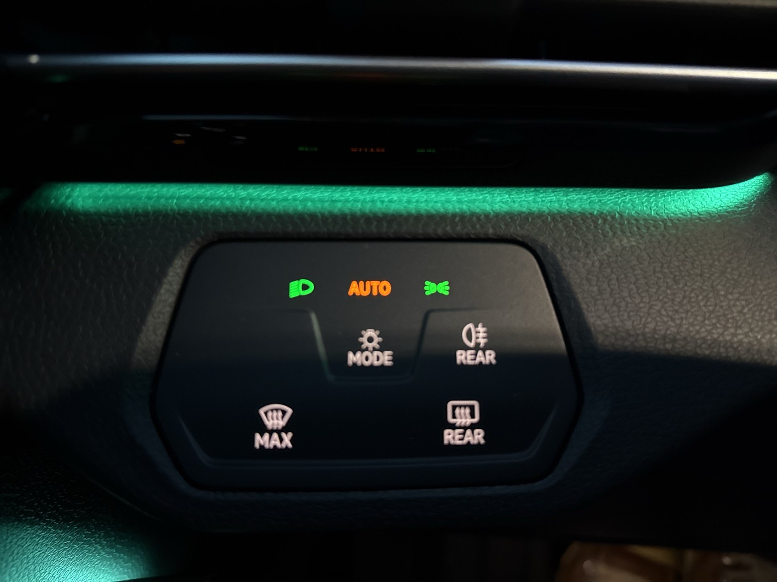 Volkswagen ID.5 PRO ACC LM19 NAVI CARPLAY SITZHEIZUNG