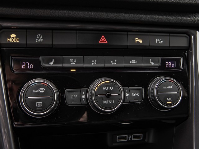 Volkswagen T-Roc 1.6 IQ.DRIVE KAMERA ACC ALU17" NAVI