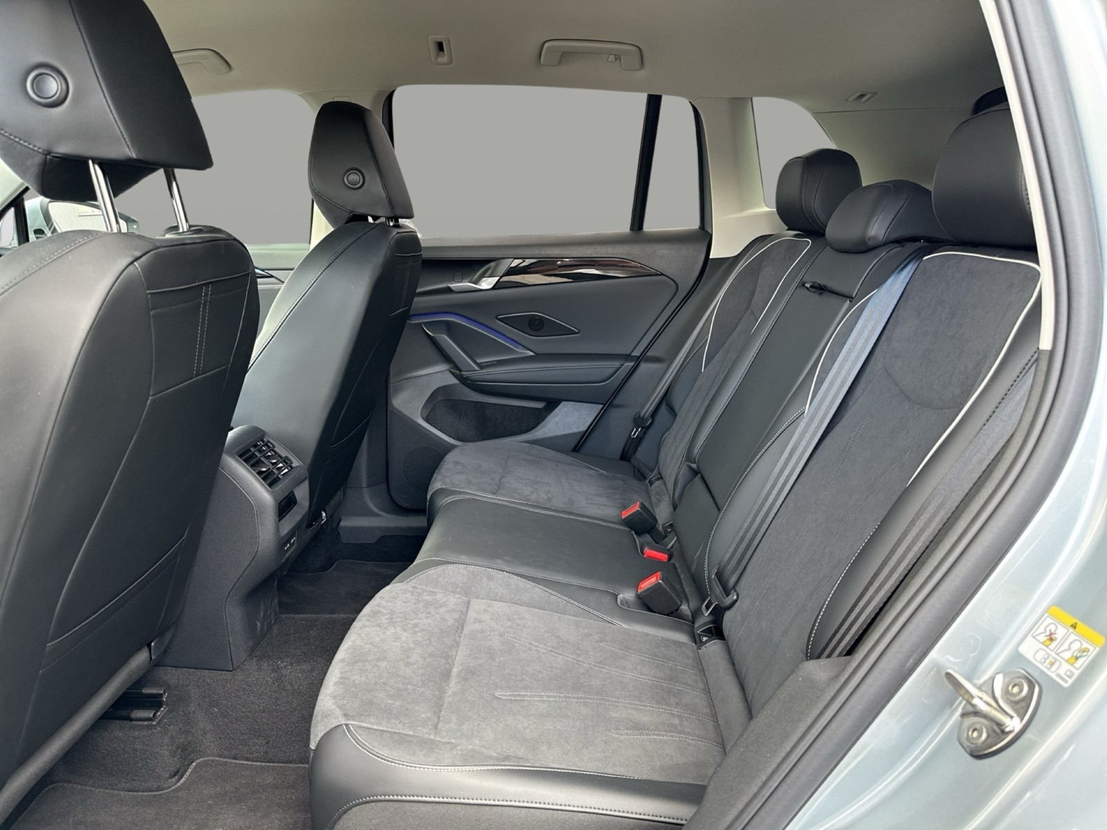 Volkswagen Tiguan 1.5 HYBRID ELEGANCE AHK 360°CAM ACC LM18