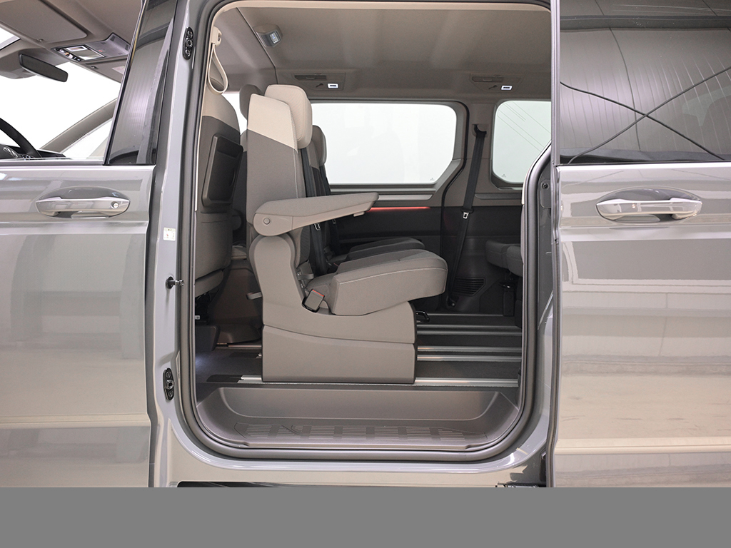 Volkswagen T7 Multivan 2.0 TSI KÜ Energy AHK, RFK, LED