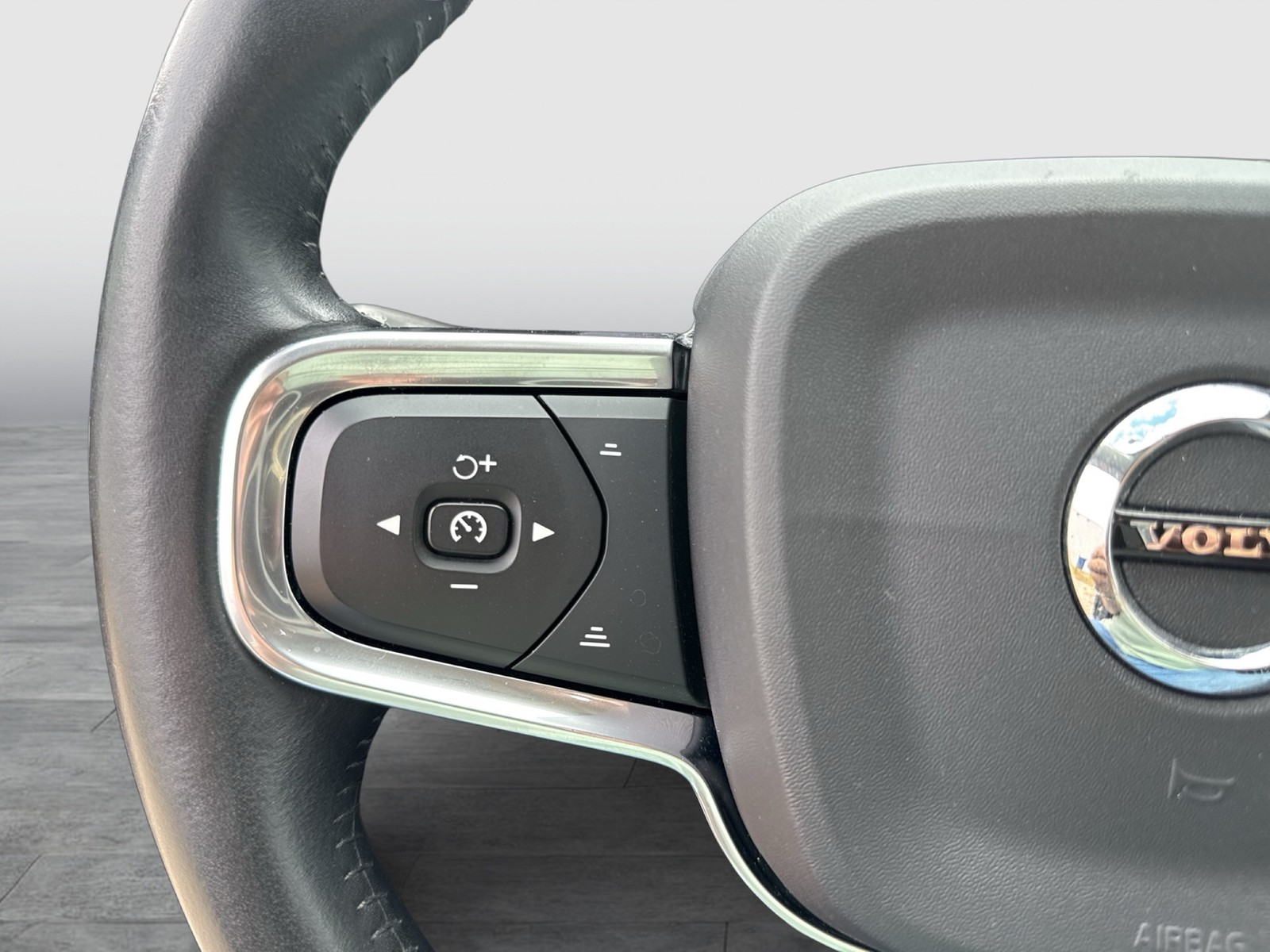 Volvo XC40 INSCRIPTION LEDER PANO KAMERA ALU19 NAVI