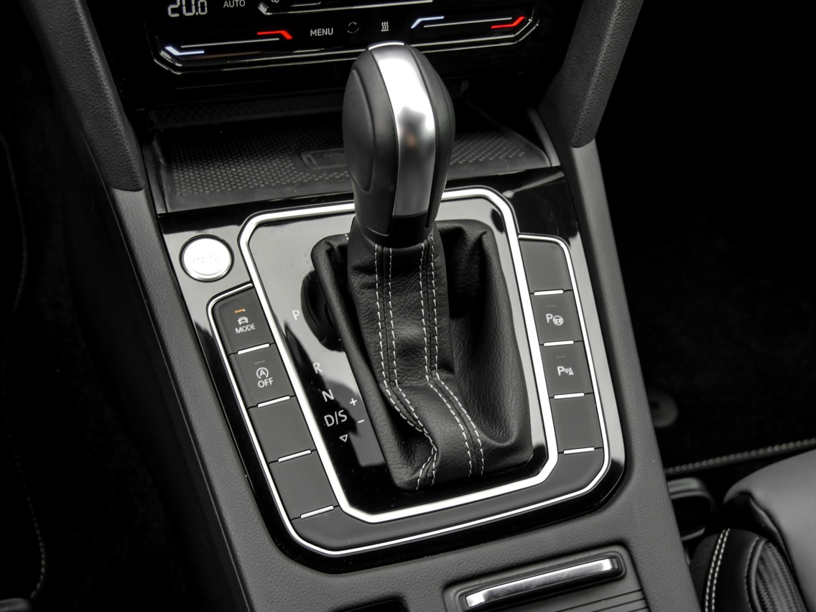 Volkswagen Passat Variant 2.0 R-LINE LEDER STANDHZ AHK LM19
