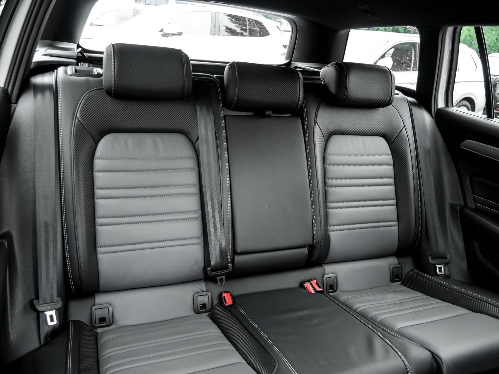 Volkswagen Passat Variant 2.0 R-LINE LEDER STANDHZ AHK LM19