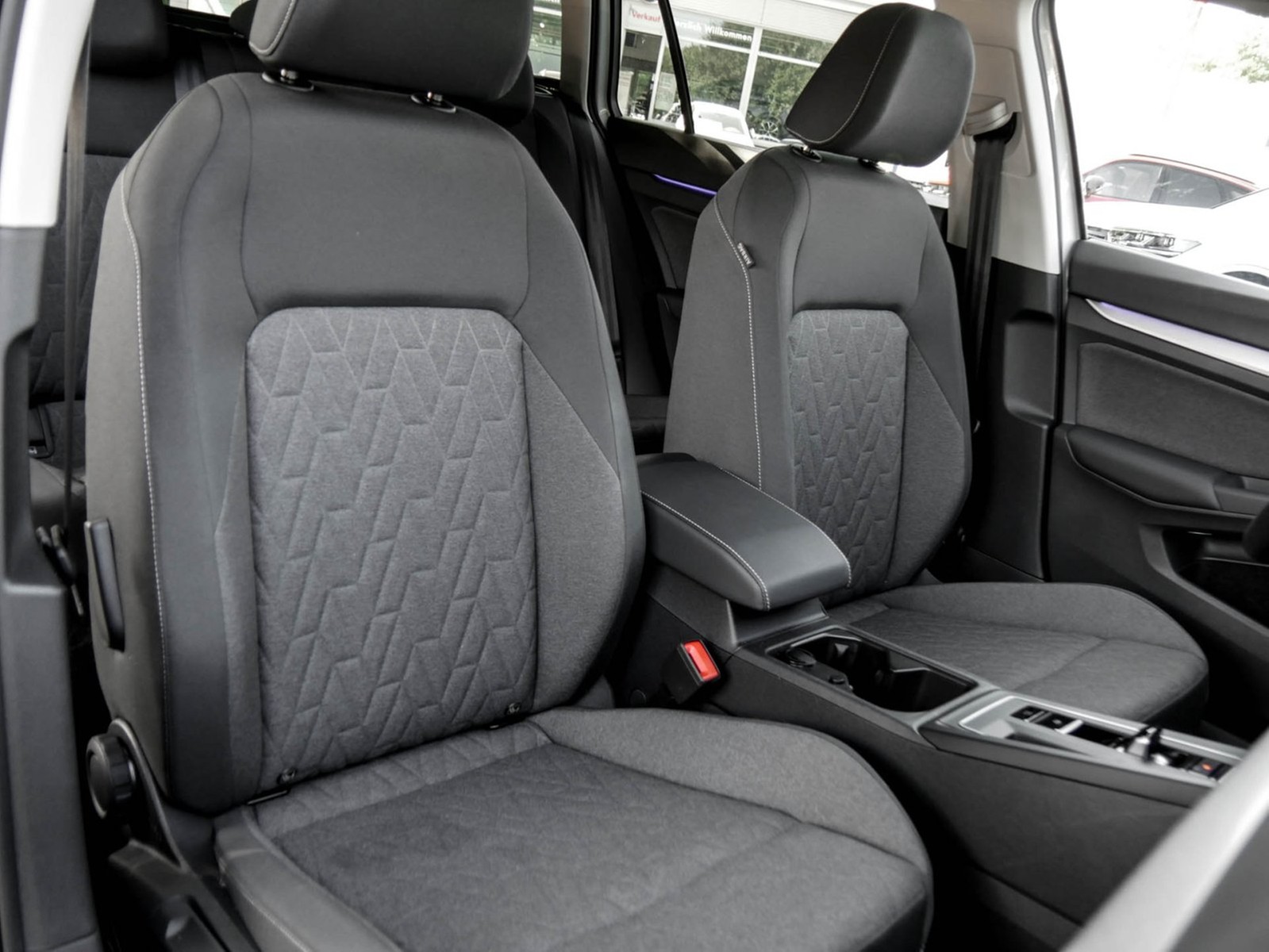 Volkswagen Golf Variant VIII 1.5 eTSI LIFE FACELIFT CAM ACC