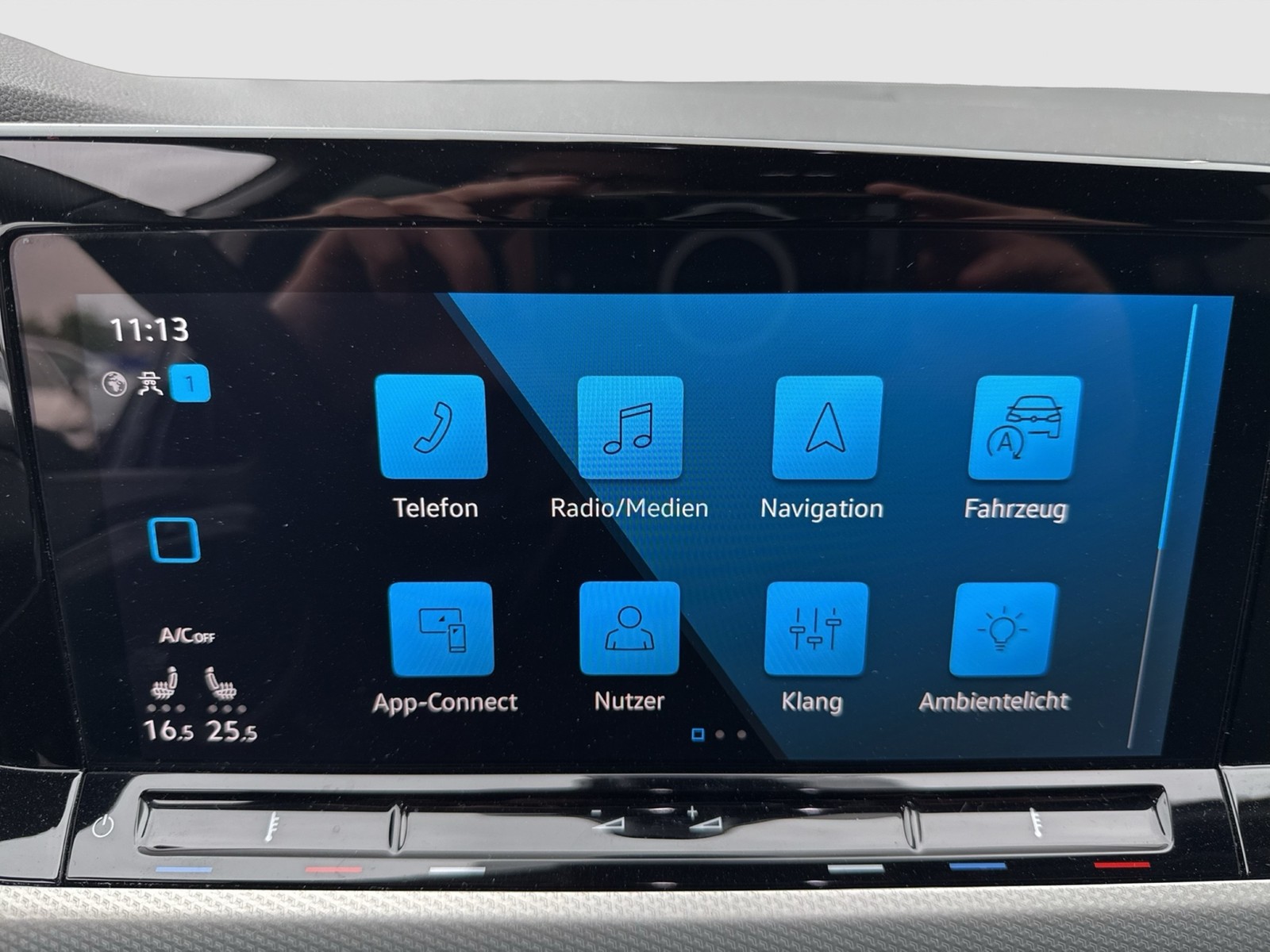 Volkswagen Golf VIII 1.0 eTSI MOVE CAM ACC CARPLAY SITZHEIZ