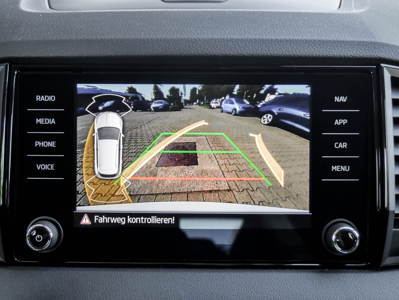 Skoda Karoq 1.5 SELECTION CAM ACC LM17 E-KLAPPE NAVI