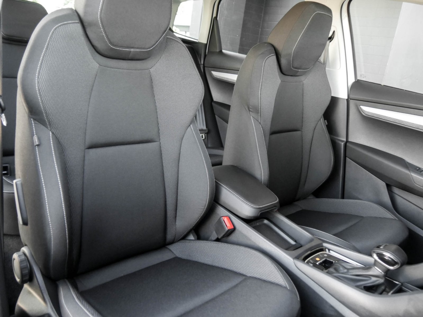 Skoda Karoq 1.5 SELECTION CAM ACC LM17 E-KLAPPE NAVI