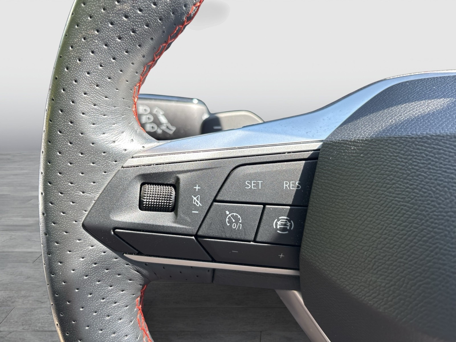 Seat Arona 1.0 FR KAMERA NAVI ALU17" SITZHEIZUNG