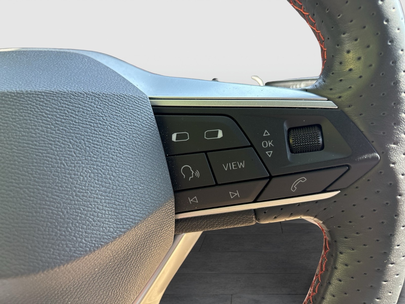 Seat Arona 1.0 FR KAMERA NAVI ALU17" SITZHEIZUNG
