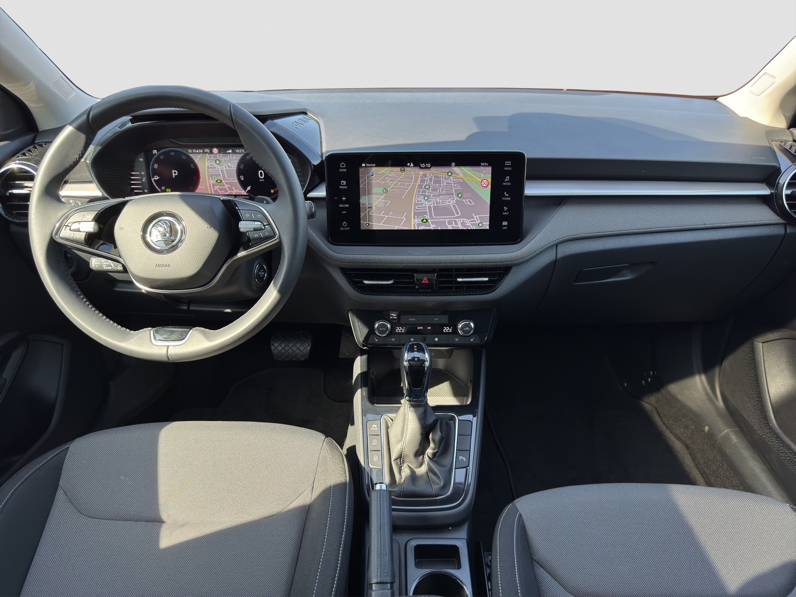 Skoda Fabia 1.0 DRIVE PANO CAM ACC AHK-VORB. NAVI ALU