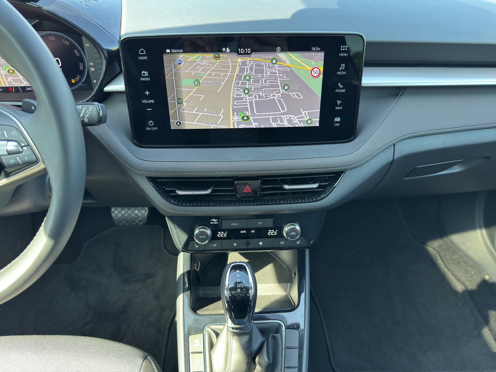 Skoda Fabia 1.0 DRIVE PANO CAM ACC AHK-VORB. NAVI ALU