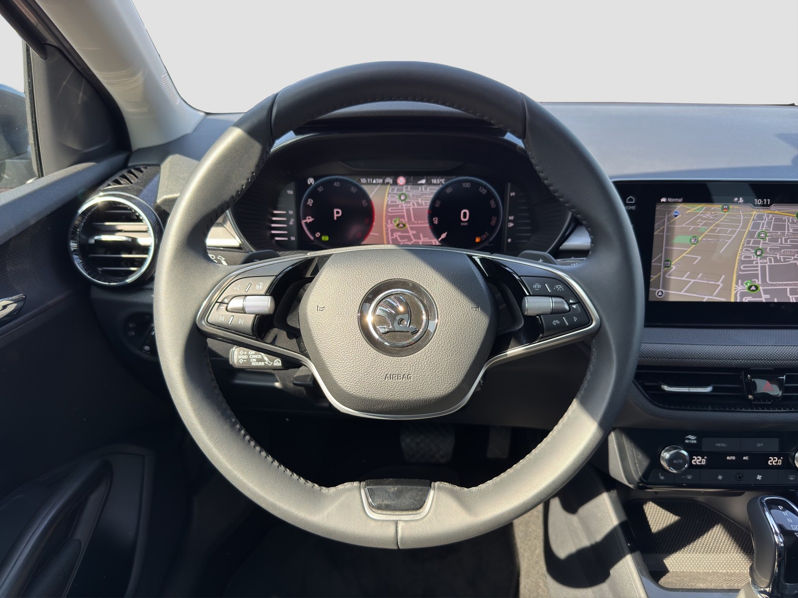 Skoda Fabia 1.0 DRIVE PANO CAM ACC AHK-VORB. NAVI ALU
