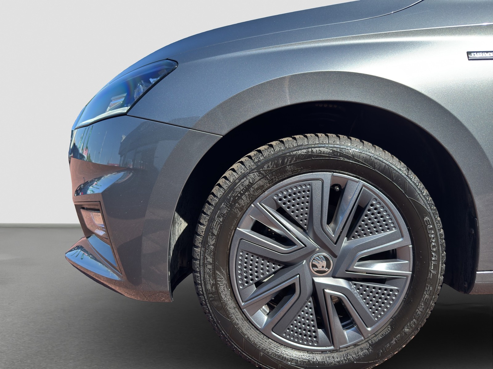 Skoda Fabia 1.0 DRIVE PANO CAM ACC AHK-VORB. NAVI ALU