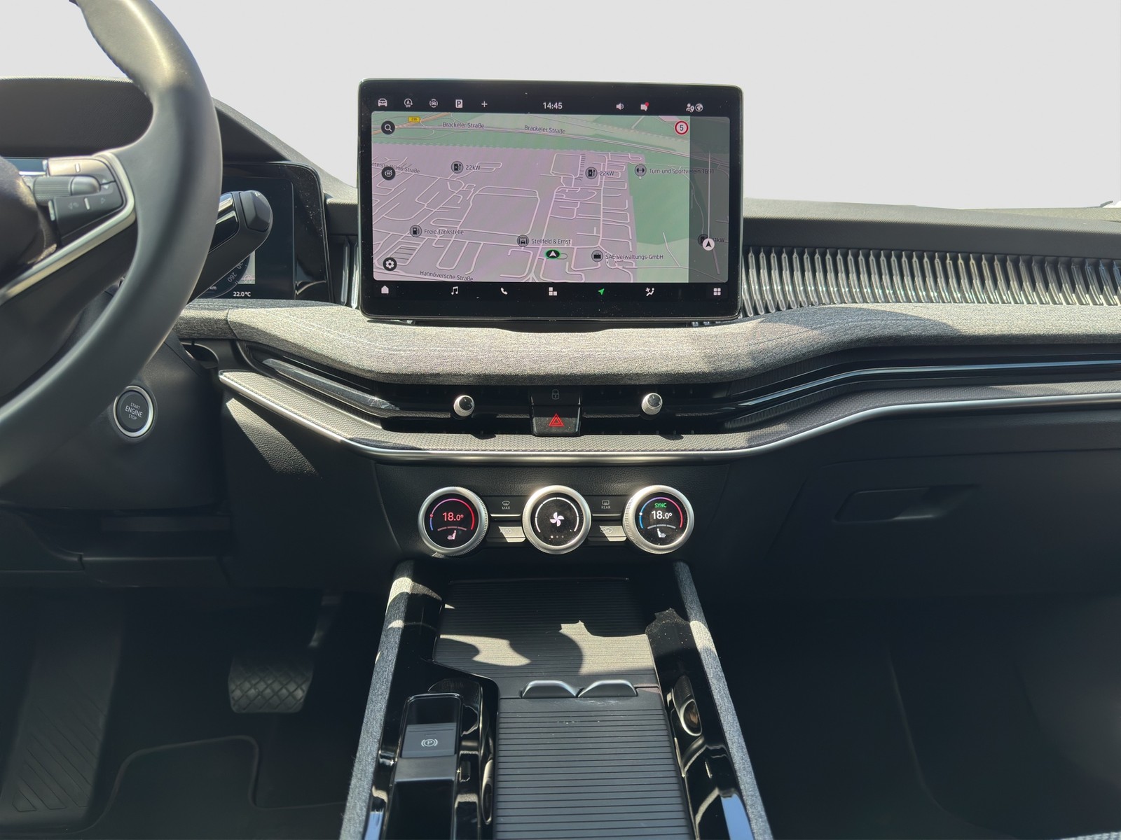 Skoda Superb Combi 1.5 eTSI SELECTION CAM ACC E-KLAPPE