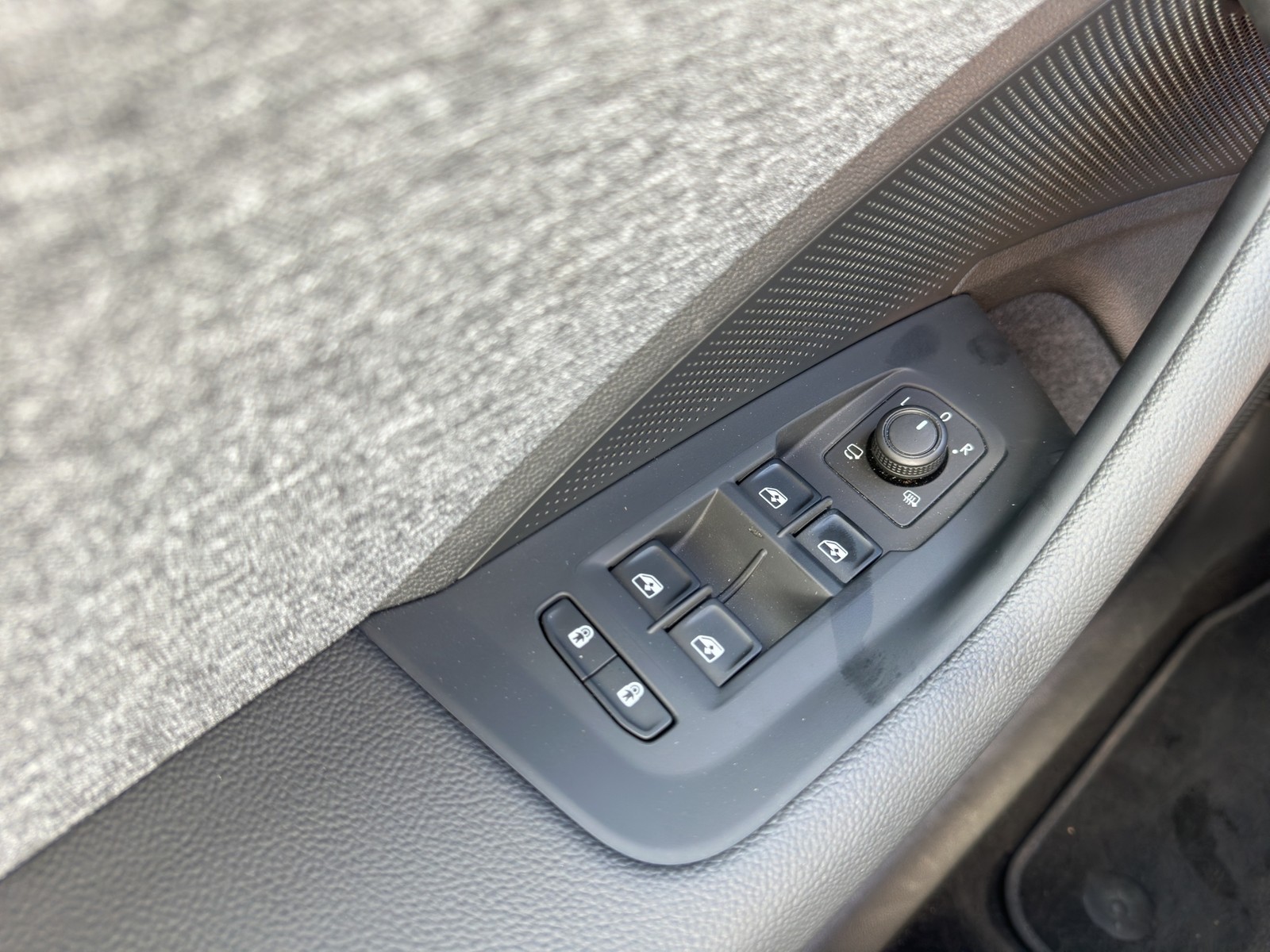 Skoda Superb Combi 1.5 eTSI SELECTION CAM ACC E-KLAPPE