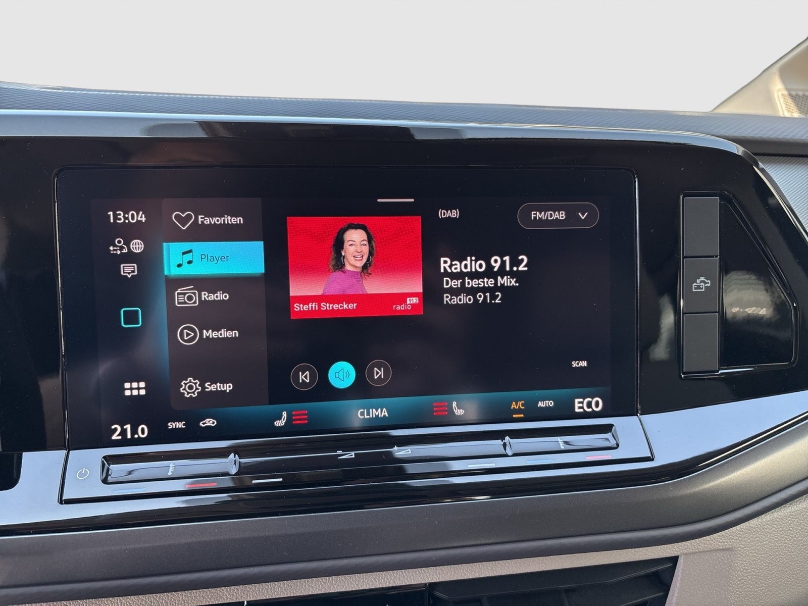 Volkswagen T7 California HYBRID Beach Tour 4M Navi StHZ 360°