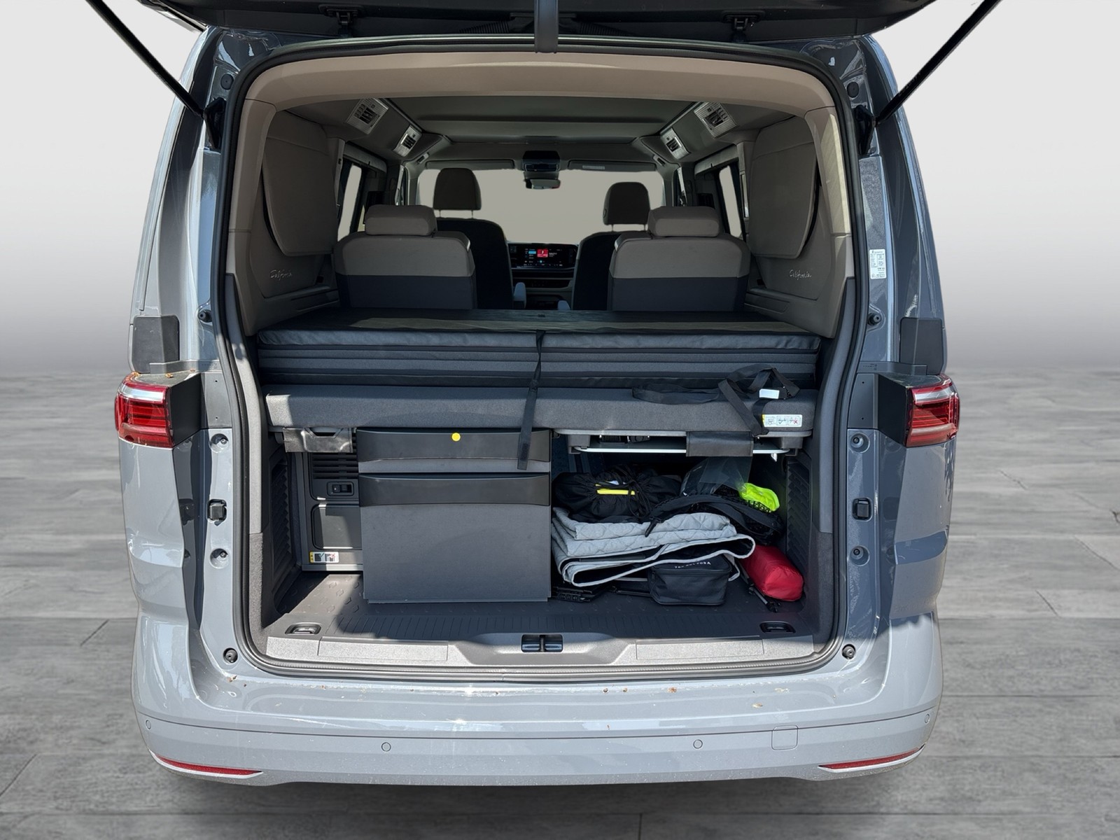 Volkswagen T7 California HYBRID Beach Tour 4M Navi StHZ 360°