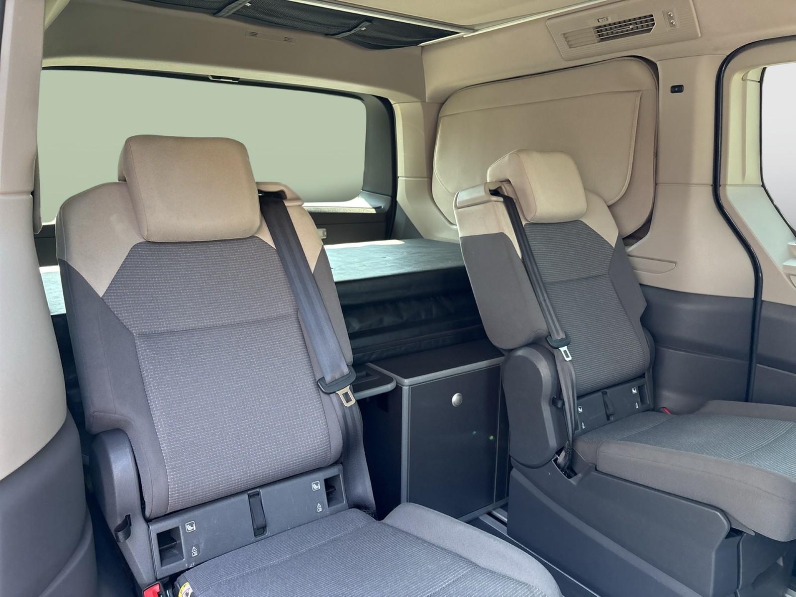 Volkswagen T7 California HYBRID Beach Tour 4M Navi StHZ 360°