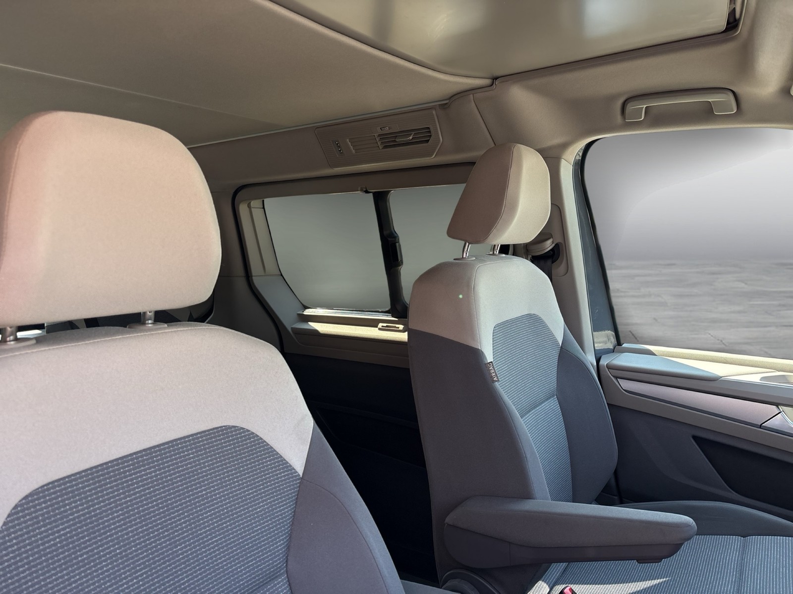 Volkswagen T7 California HYBRID Beach Tour 4M Navi StHZ 360°