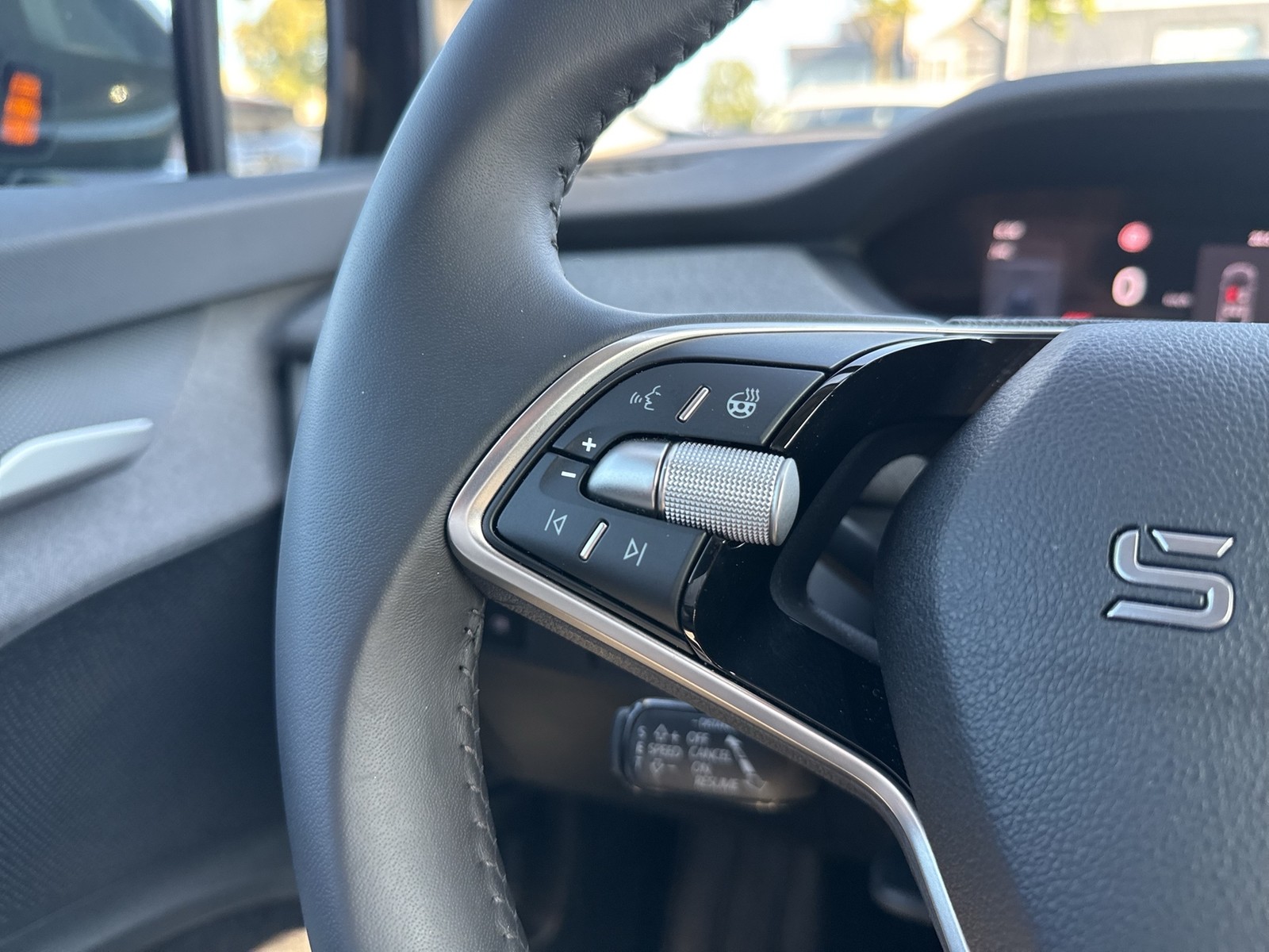 Skoda Enyaq 85 LOFT WÄRMEPUMPE AHK CAM ACC LM20 MATRIX
