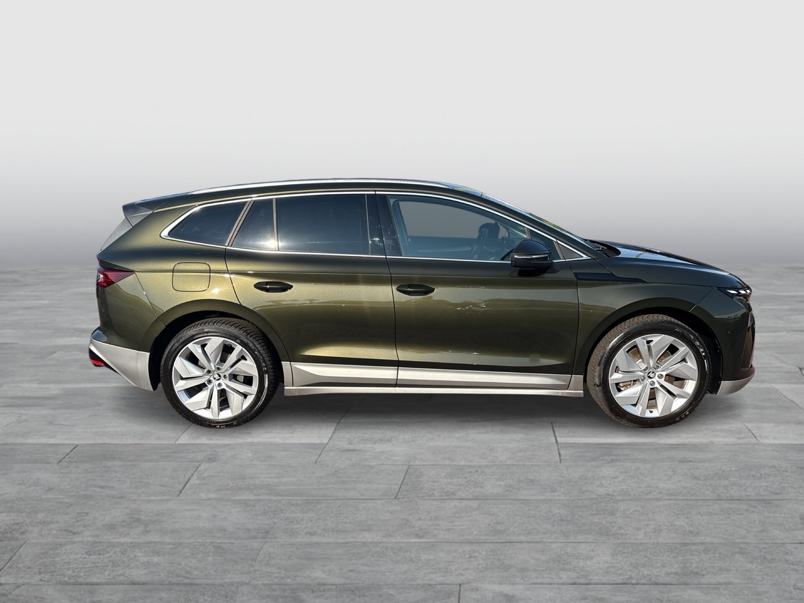 Skoda Enyaq 85 LOFT WÄRMEPUMPE AHK CAM ACC LM20 MATRIX