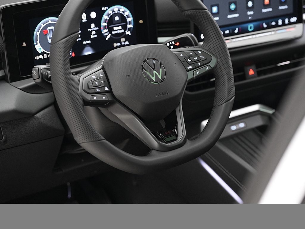 Volkswagen T-Roc 1.5 R-LINE DSG PANO eKLAPPE MATRIXLED LM20