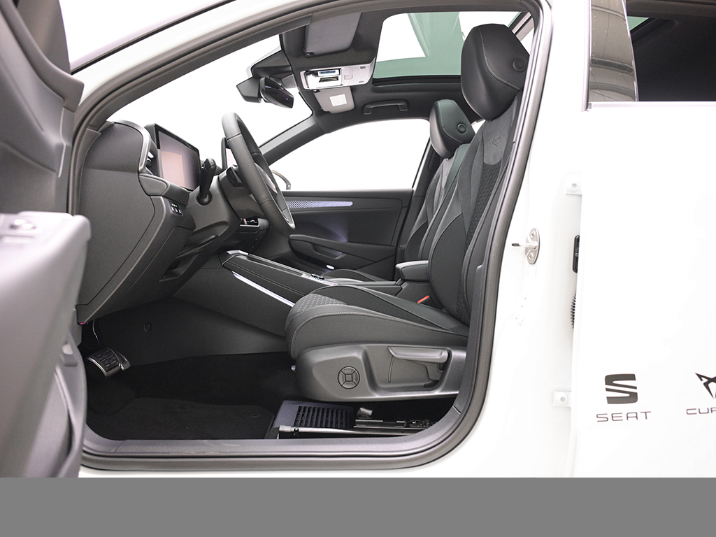 Volkswagen T-Roc 1.5 R-LINE DSG PANO eKLAPPE MATRIXLED LM20