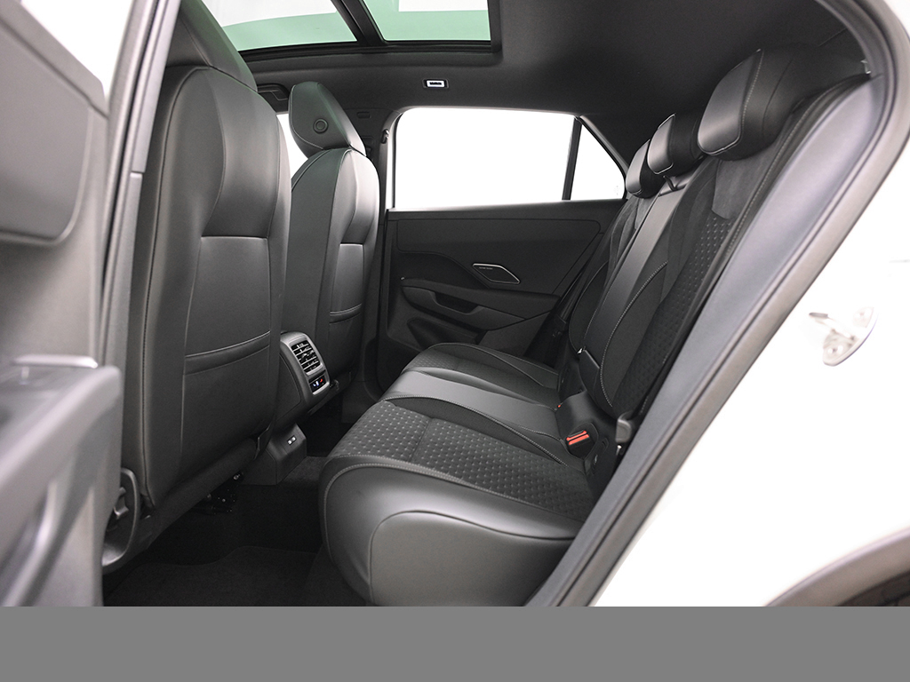Volkswagen T-Roc 1.5 R-LINE DSG PANO eKLAPPE MATRIXLED LM20