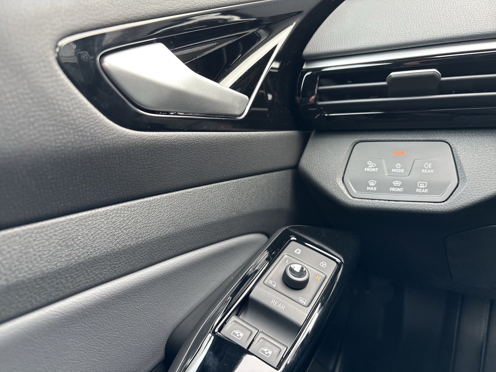 Volkswagen ID.4 Pro WÄRMEPUMPE PANO ACC LM19 MATRIX NAVI