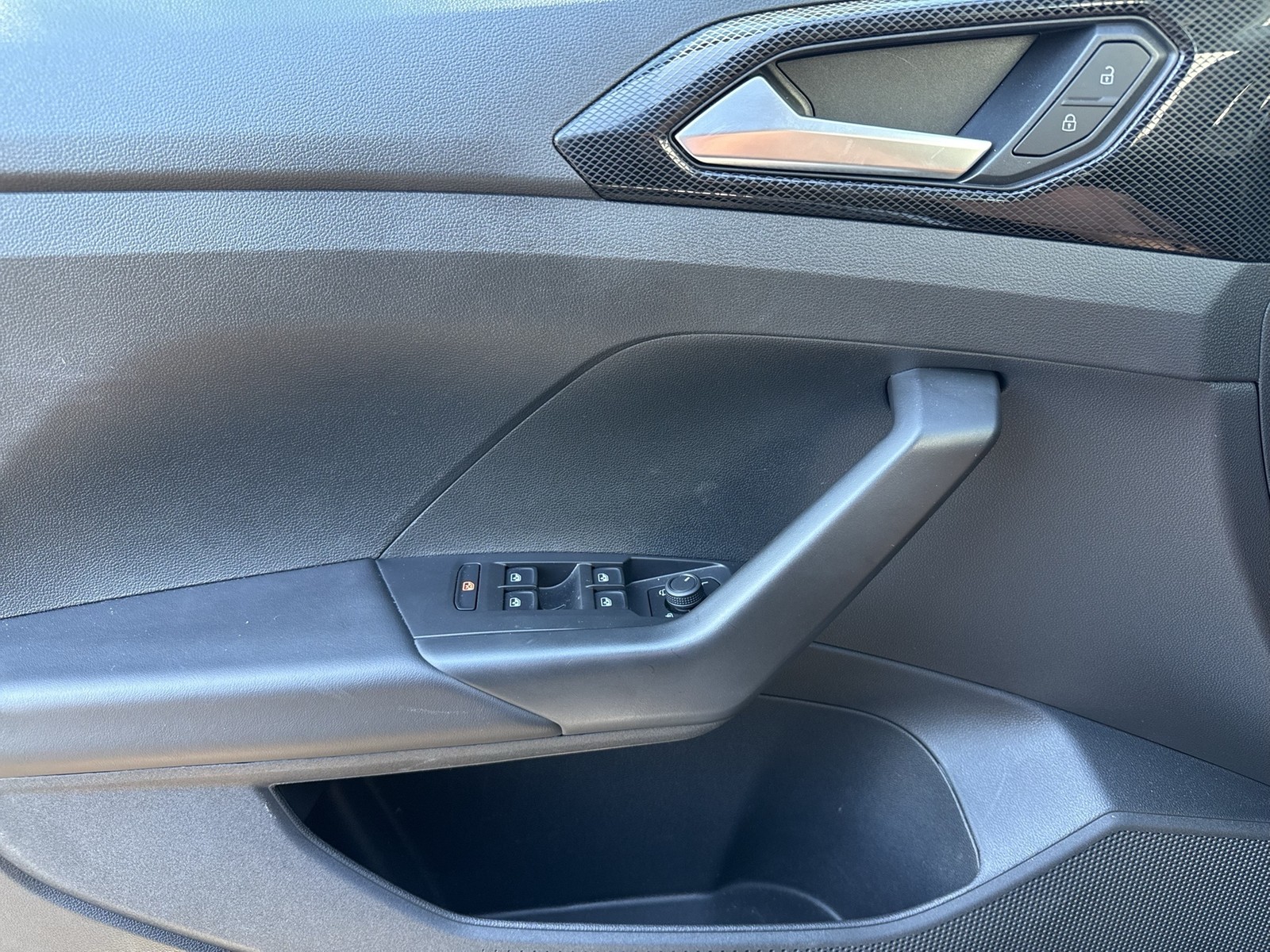 Volkswagen T-Cross 1.0 LIFE ACC NAVI ALU CARPLAY SITZHEIZ.