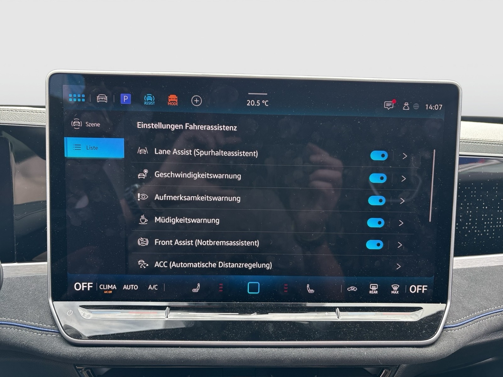 Volkswagen Passat Variant 1.5 HYBRID R-LINE AHK 360°CAM ACC
