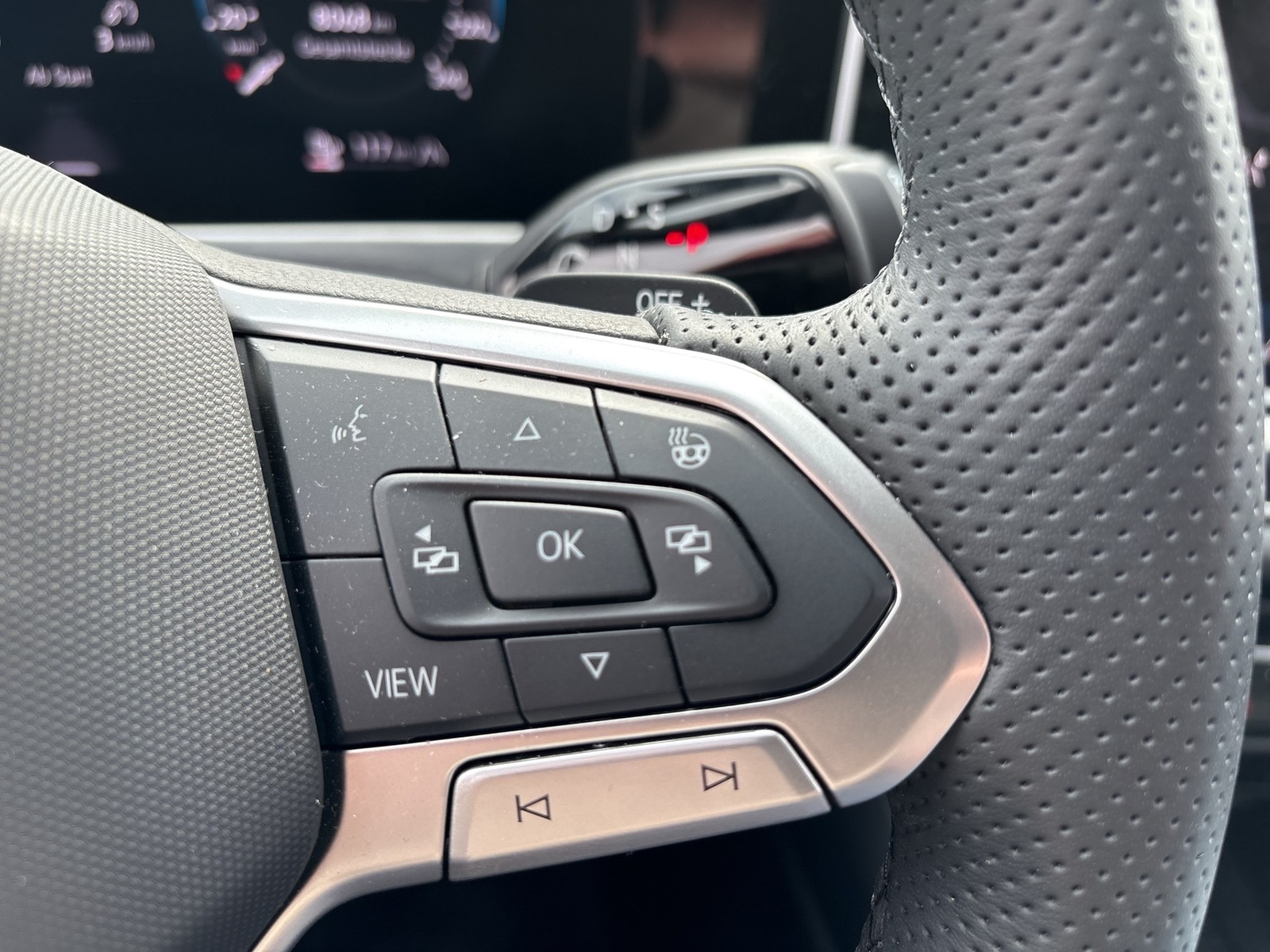 Volkswagen Passat Variant 1.5 HYBRID R-LINE AHK 360°CAM ACC