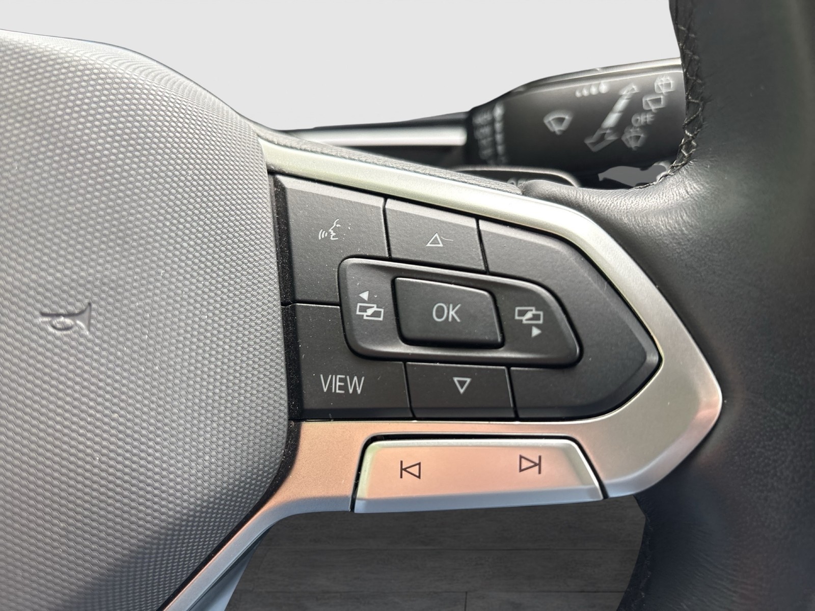 Volkswagen Caddy 1.5 STYLE AHK ACC LM17 NAVI CARPLAY LED