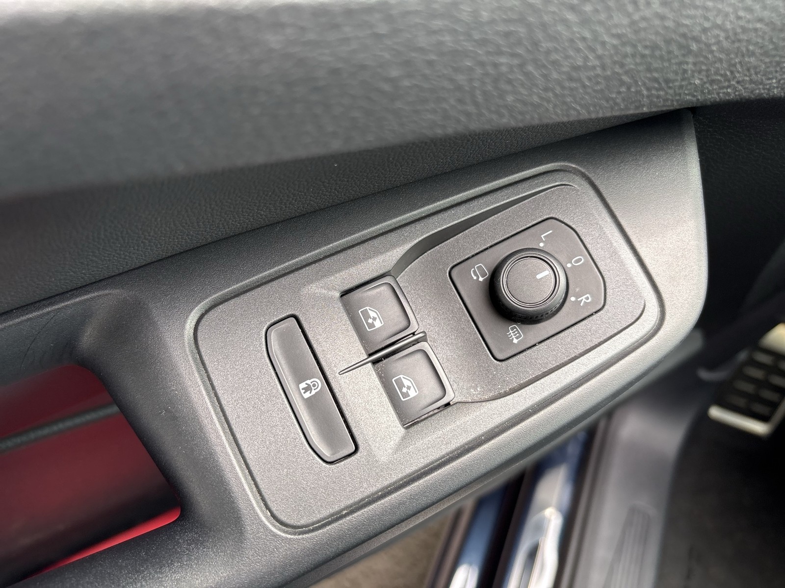 Volkswagen Caddy 1.5 STYLE AHK ACC LM17 NAVI CARPLAY LED