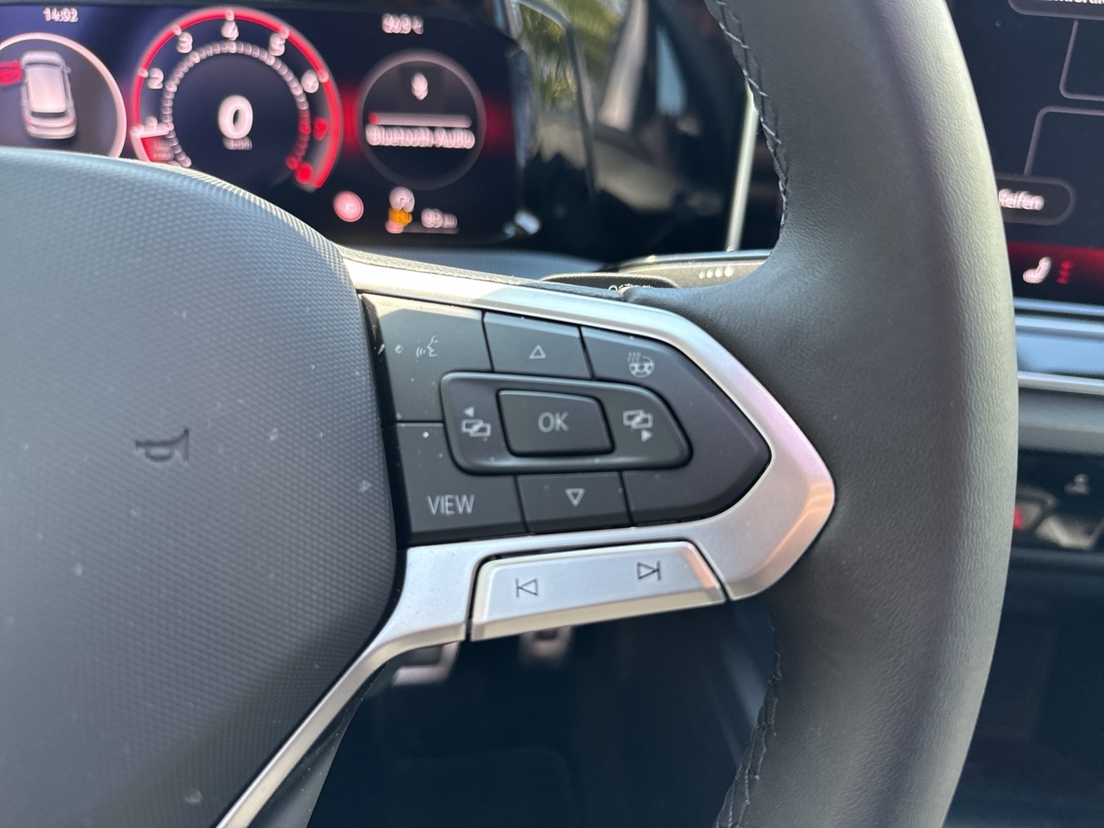 Volkswagen Golf VIII 1.5 eTSI GOAL ACC CARPLAY ALU SITZHEIZ