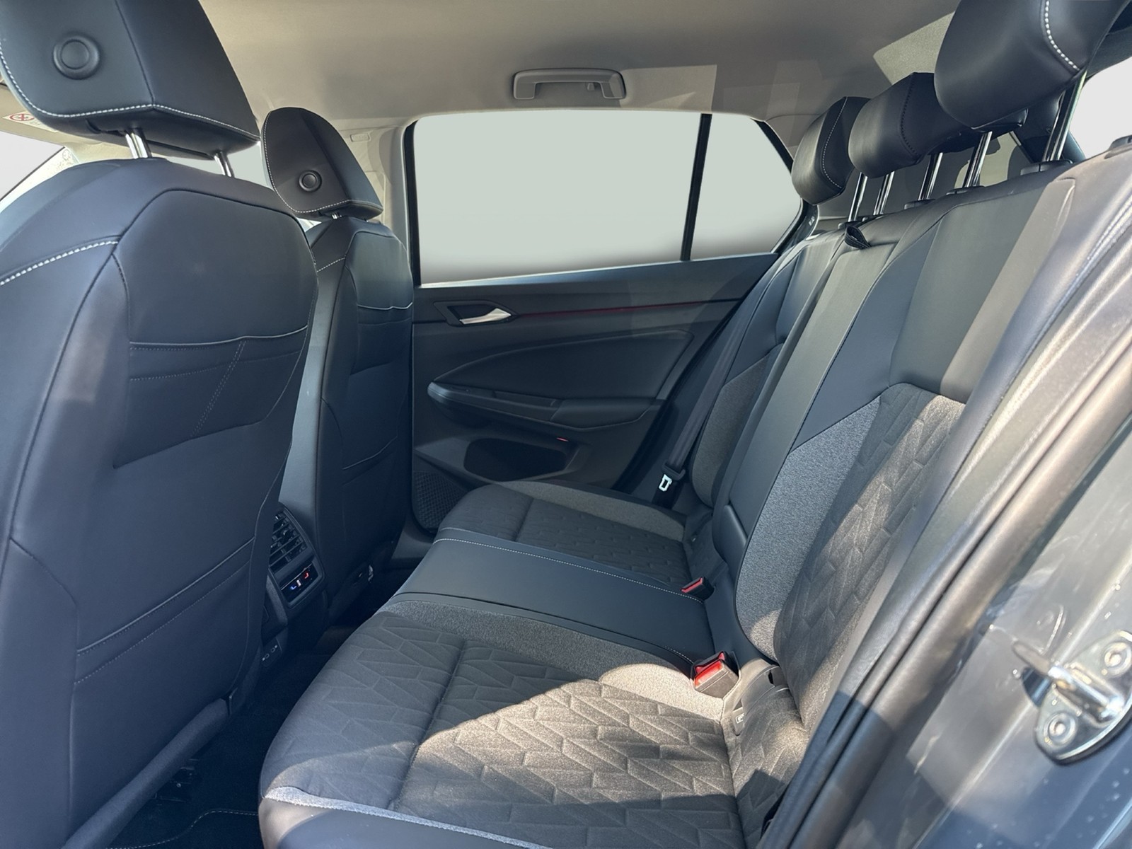 Volkswagen Golf VIII 1.5 eTSI GOAL ACC CARPLAY ALU SITZHEIZ