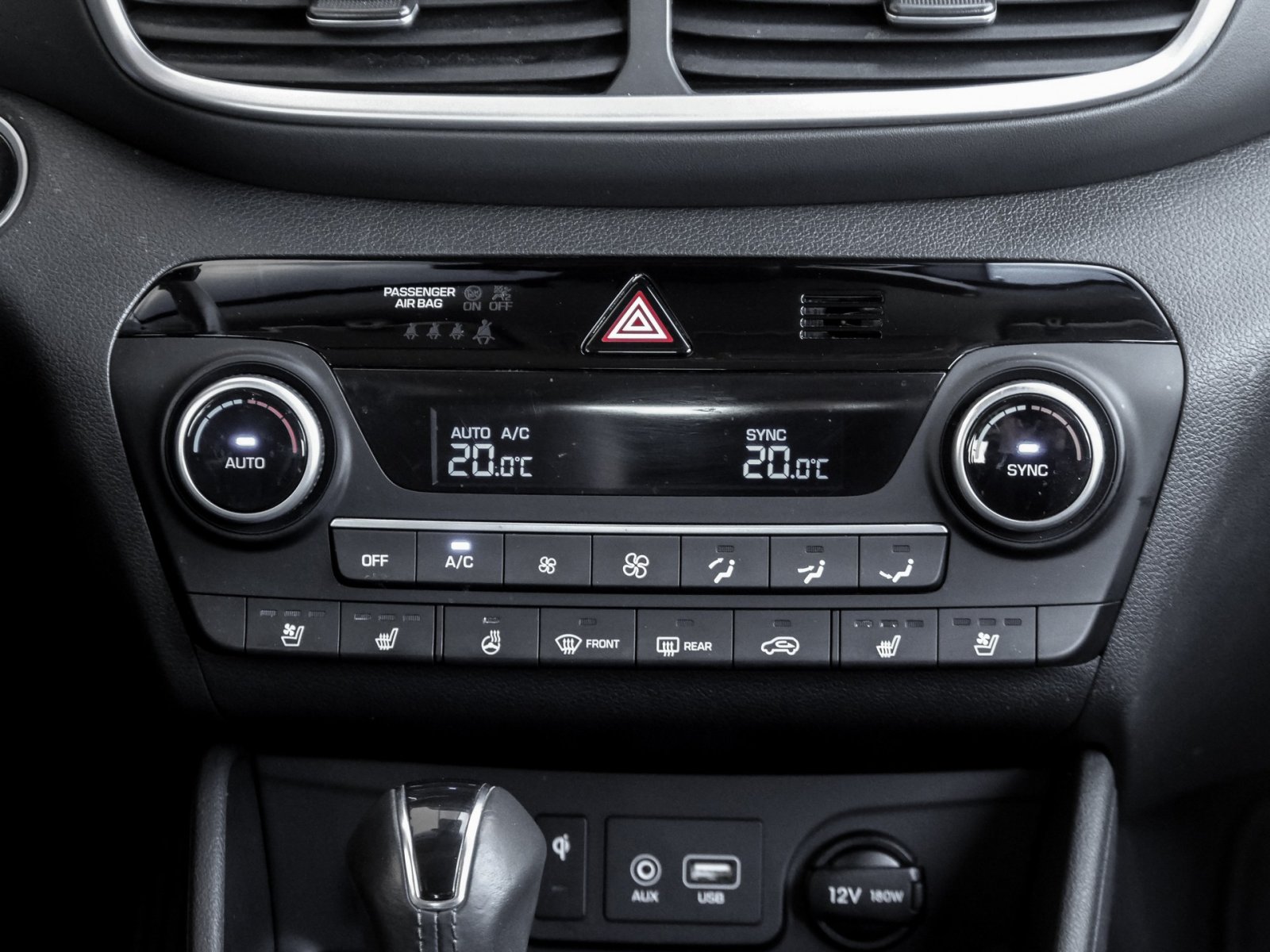Hyundai Tucson 1.6 PREMIUM 4X4 LEDER CAM ACC LM19 NAVI