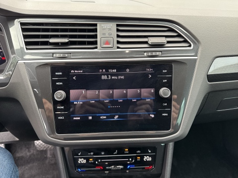 Volkswagen Tiguan 2.0 ELEGANCE 4X4 AHK 360°CAM ACC LM20