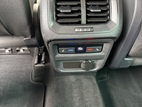 Volkswagen Tiguan 2.0 ELEGANCE 4X4 AHK 360°CAM ACC LM20