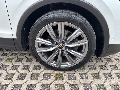 Volkswagen Tiguan 2.0 ELEGANCE 4X4 AHK 360°CAM ACC LM20