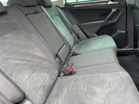 Volkswagen Tiguan 2.0 ELEGANCE 4X4 AHK 360°CAM ACC LM20