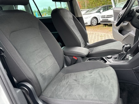 Volkswagen Tiguan 2.0 ELEGANCE 4X4 AHK 360°CAM ACC LM20