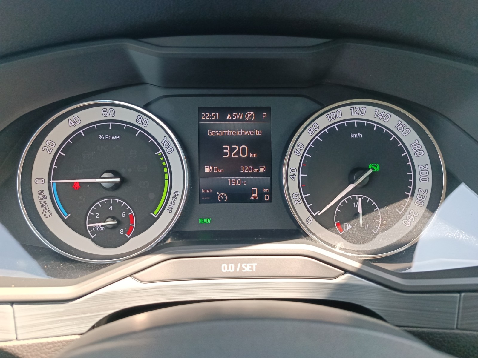 Skoda Superb Combi 1.4 iV LM19 NAVI LED SITZHEIZUNG