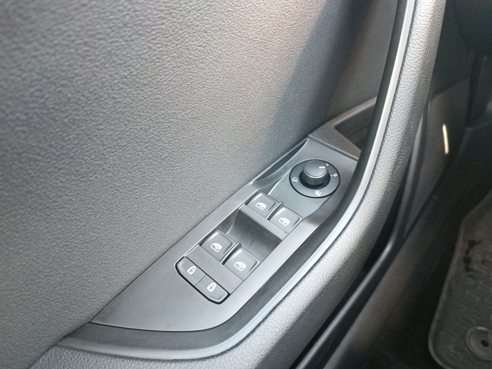 Skoda Superb Combi 1.4 iV LM19 NAVI LED SITZHEIZUNG