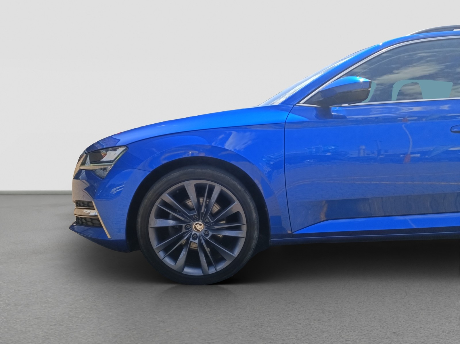 Skoda Superb Combi 1.4 iV LM19 NAVI LED SITZHEIZUNG