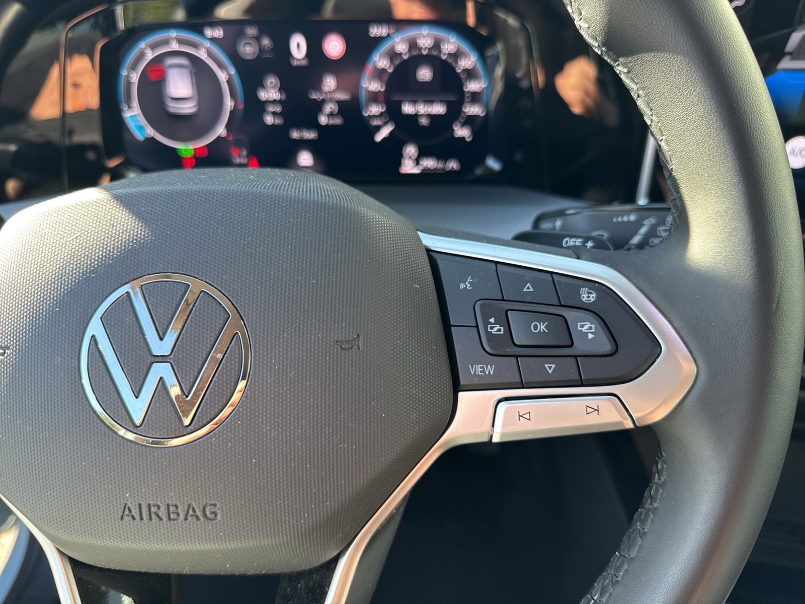 Volkswagen Golf VIII 2.0 STYLE 4X4 CAM ACC LM18 HEADUP NAVI