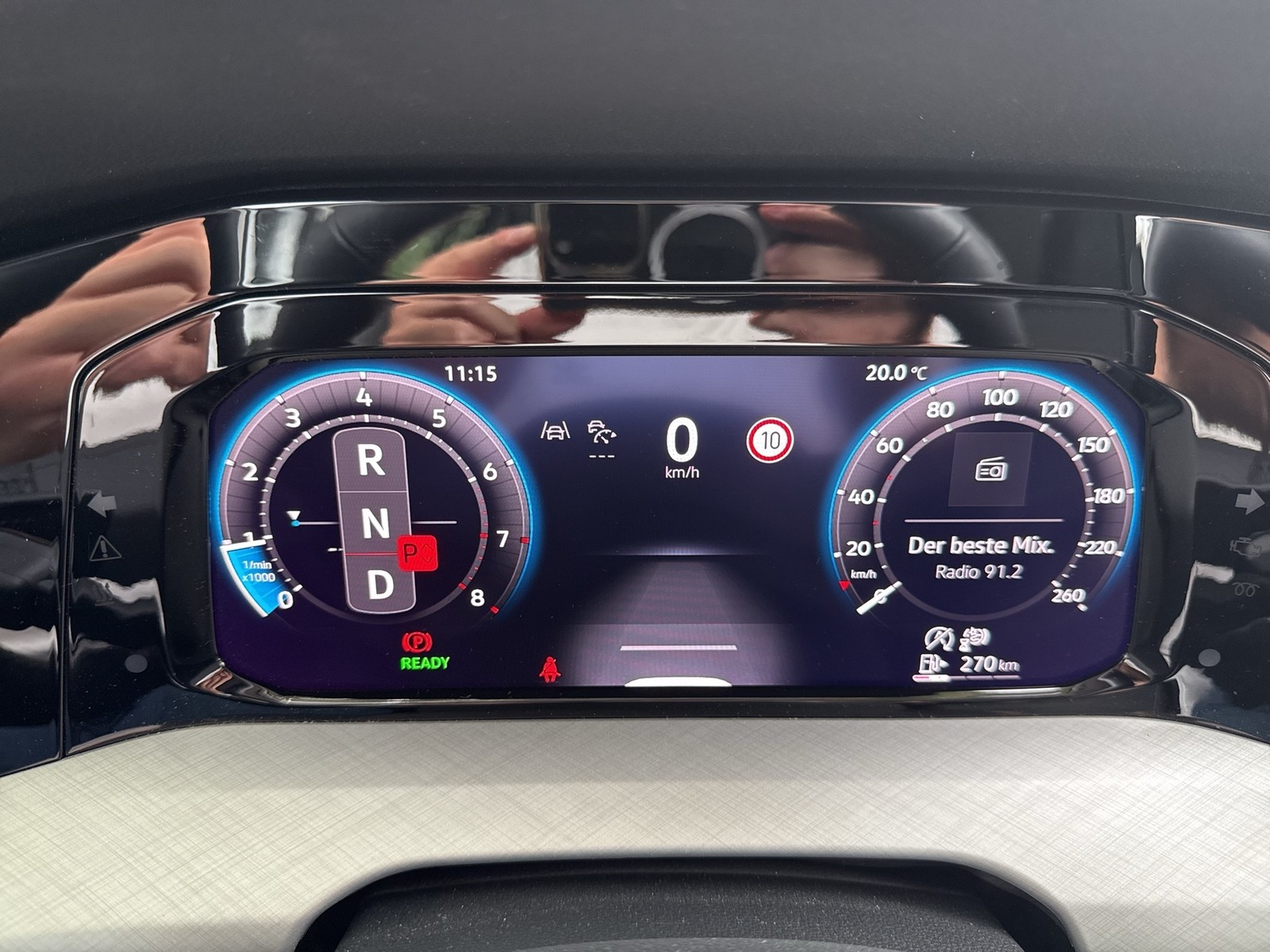 Volkswagen Golf VIII 1.5 eTSI LIFE ACC NAVI CARPLAY SITZHZ.