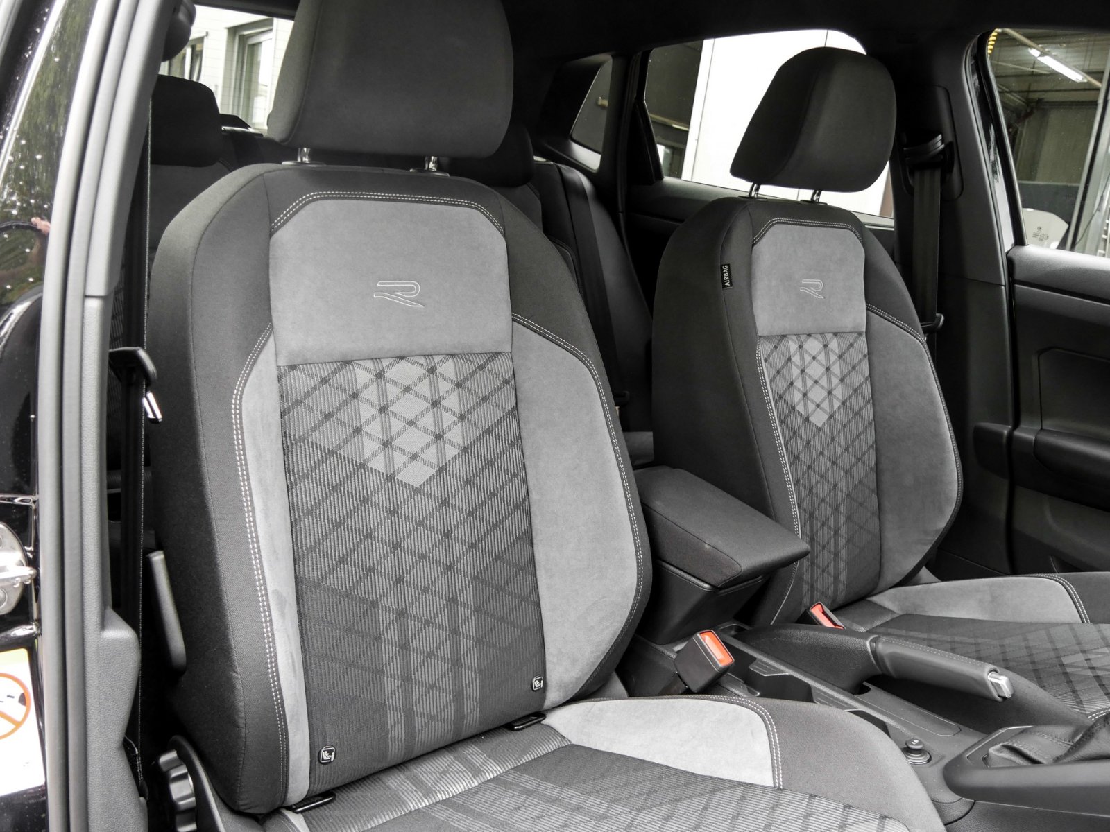 Volkswagen Polo 1.0 R-LINE CAM ACC LM17 NAVI CARPLAY SITZHZ