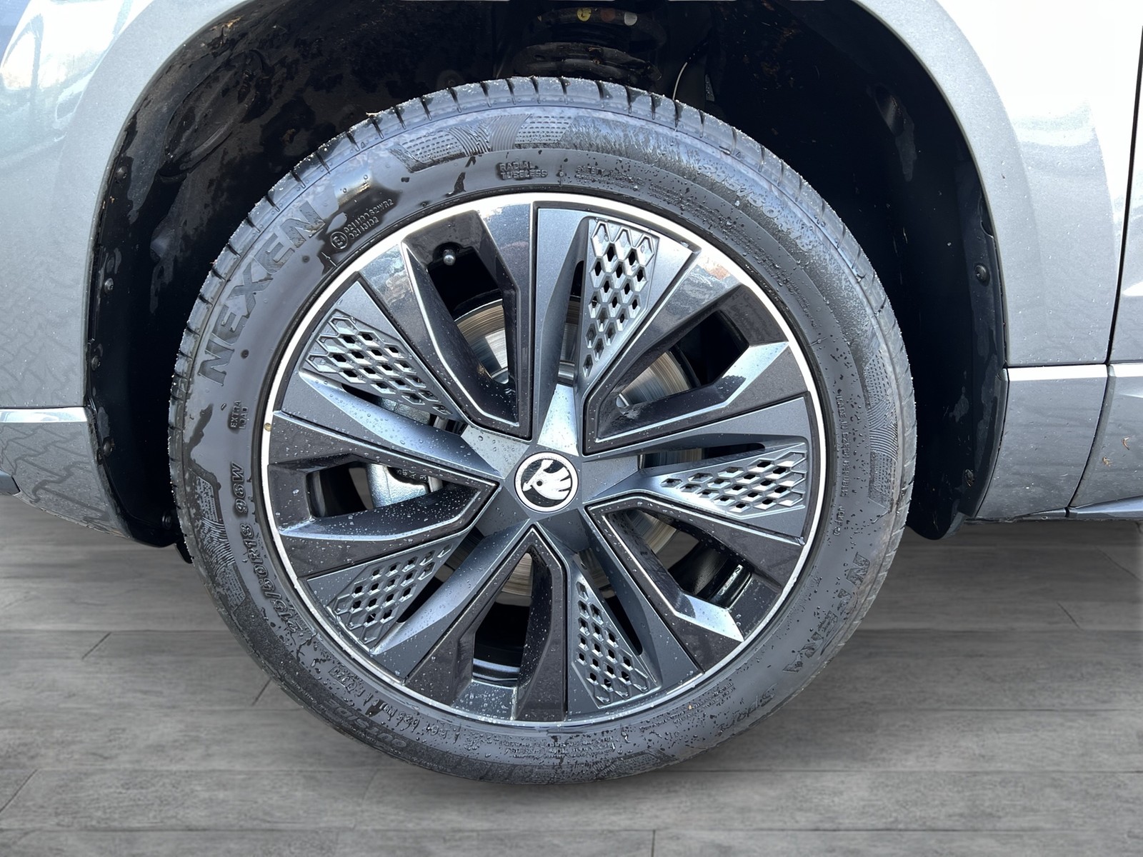 Skoda Karoq 2.0TDI DSG Sportline AHK ACC NAV PDC RFK SHZ