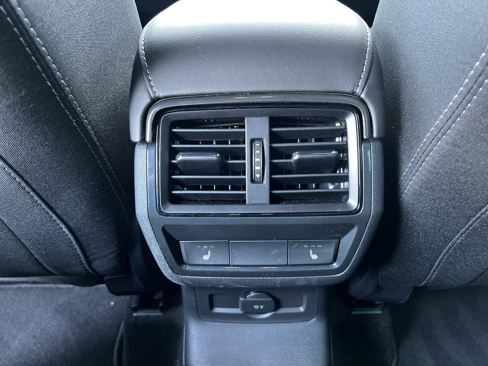 Skoda Karoq 2.0TDI DSG Sportline AHK ACC NAV PDC RFK SHZ